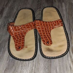 Kagen  Brown Platform Thong Sandals Size 11  EUC